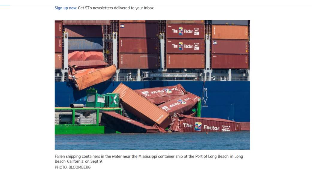 Forsendelsescontainere tumle over bord fra Mississippi -skibet i Port of Long Beach, en af ​​de travleste havne i USA